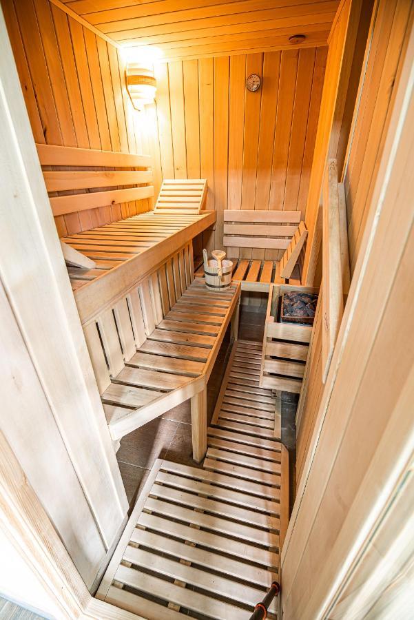 Holiday Home With Hot Tub And Sauna Sabina Rovte Esterno foto