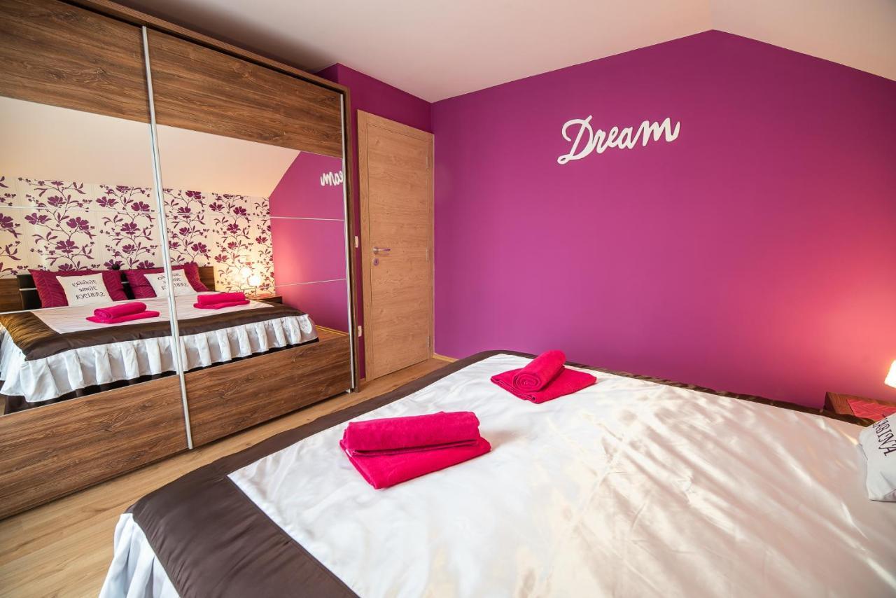 Holiday Home With Hot Tub And Sauna Sabina Rovte Esterno foto