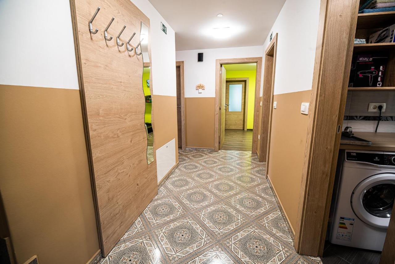 Holiday Home With Hot Tub And Sauna Sabina Rovte Esterno foto