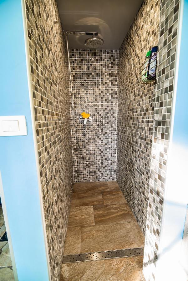 Holiday Home With Hot Tub And Sauna Sabina Rovte Esterno foto
