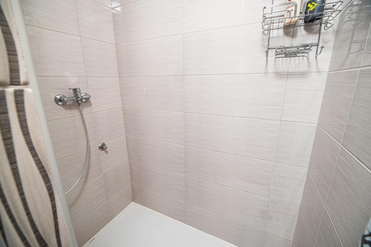 Holiday Home With Hot Tub And Sauna Sabina Rovte Esterno foto