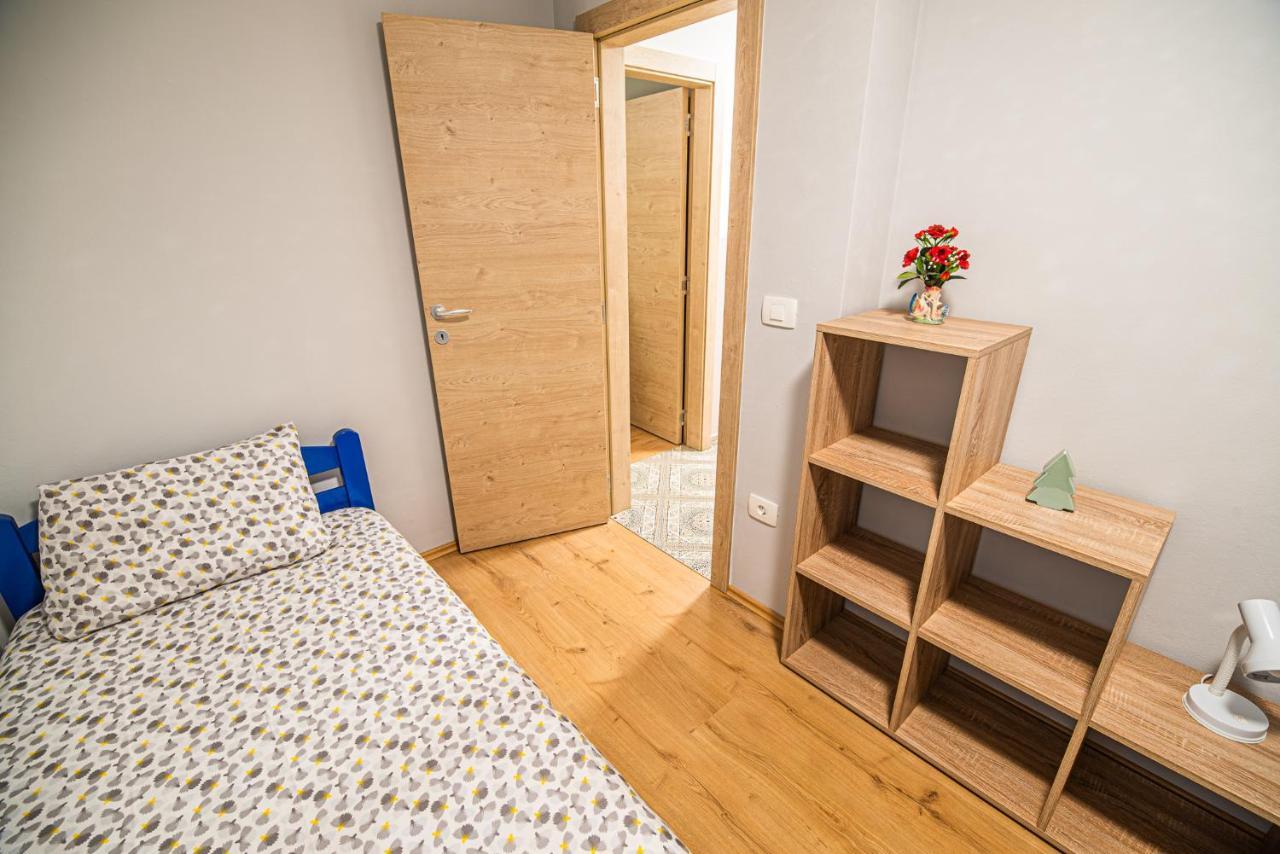 Holiday Home With Hot Tub And Sauna Sabina Rovte Esterno foto