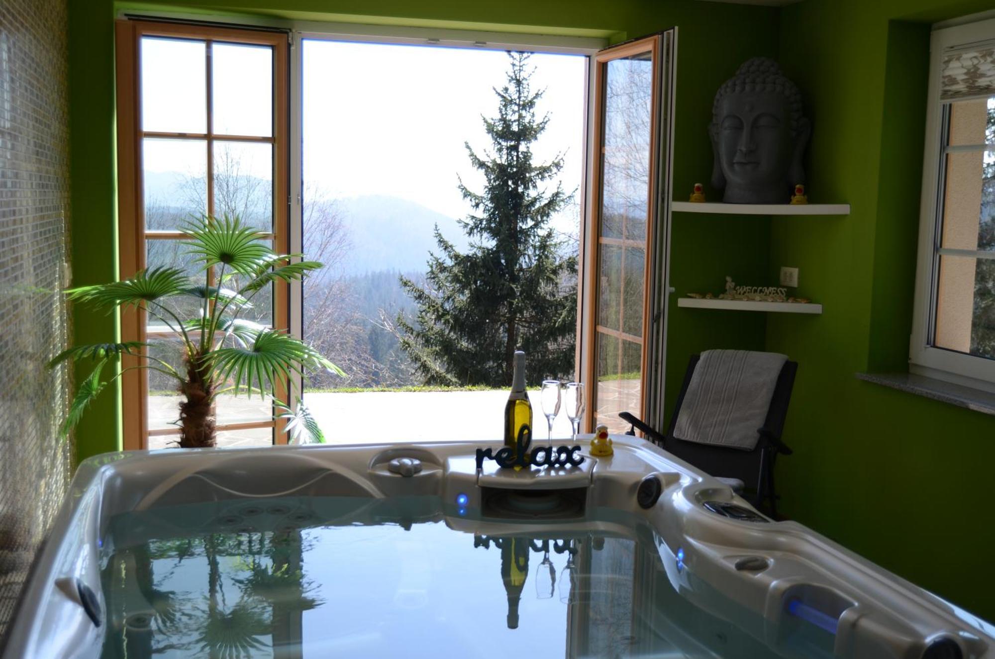 Holiday Home With Hot Tub And Sauna Sabina Rovte Esterno foto