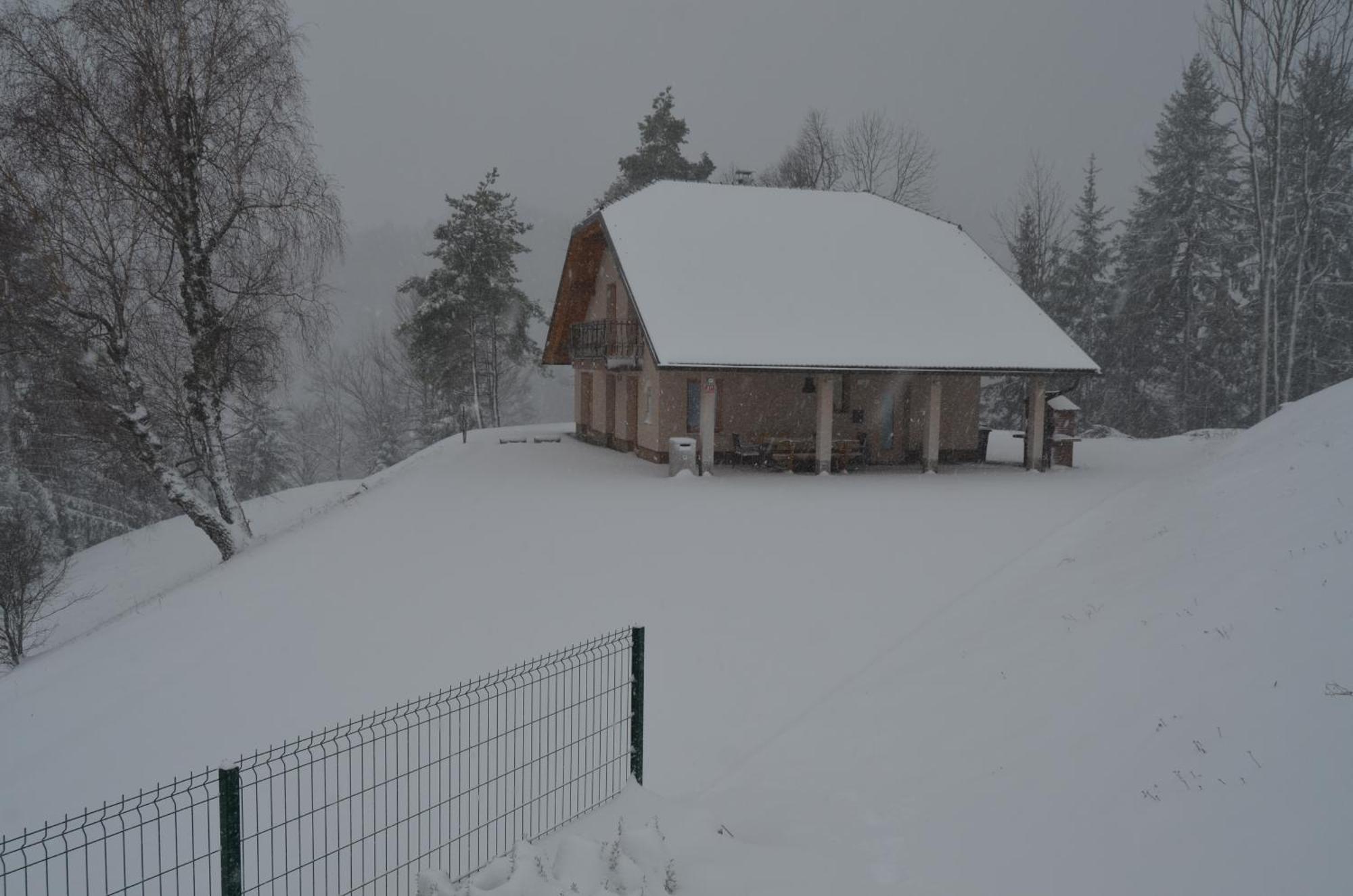Holiday Home With Hot Tub And Sauna Sabina Rovte Esterno foto