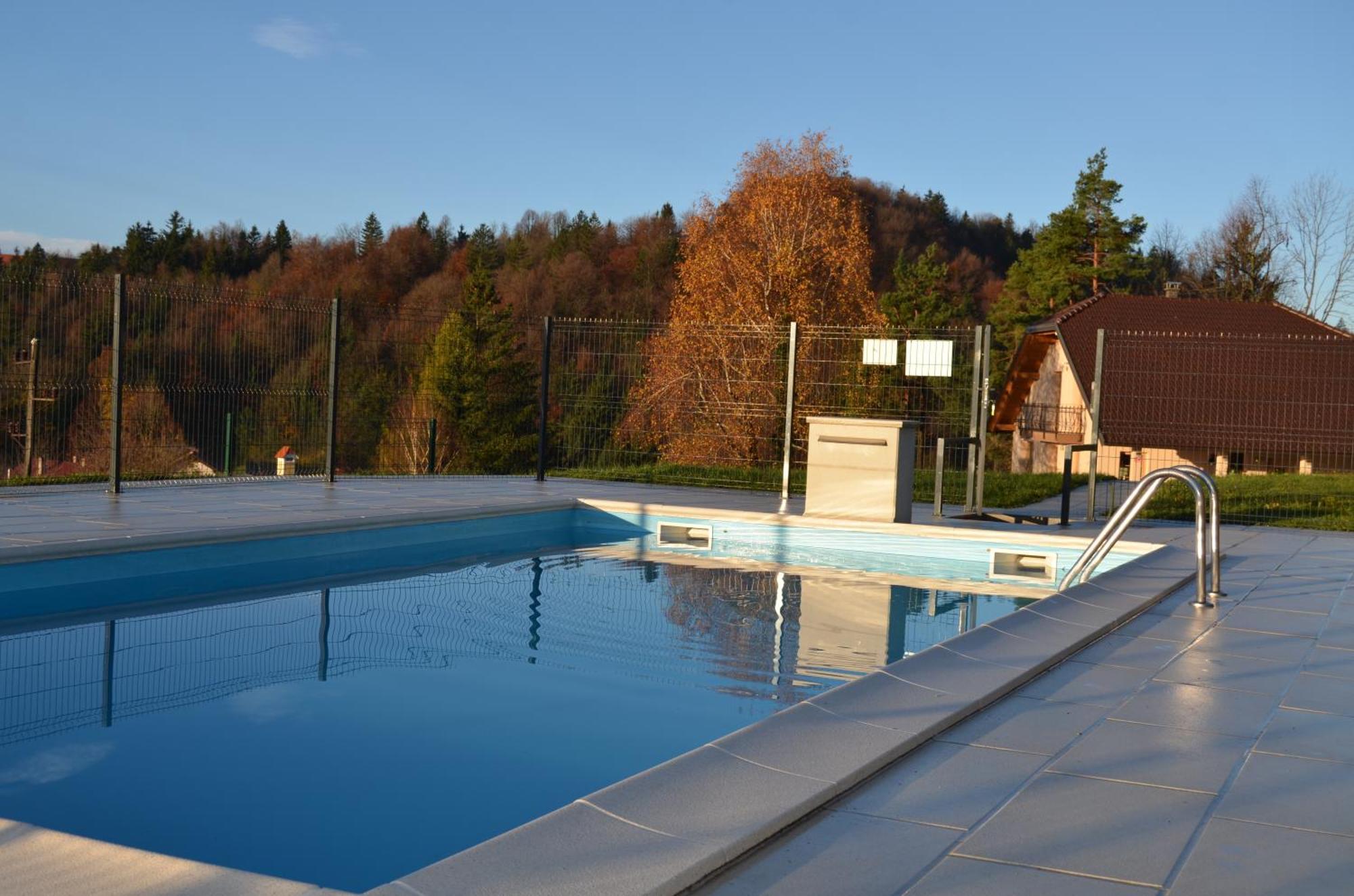 Holiday Home With Hot Tub And Sauna Sabina Rovte Esterno foto