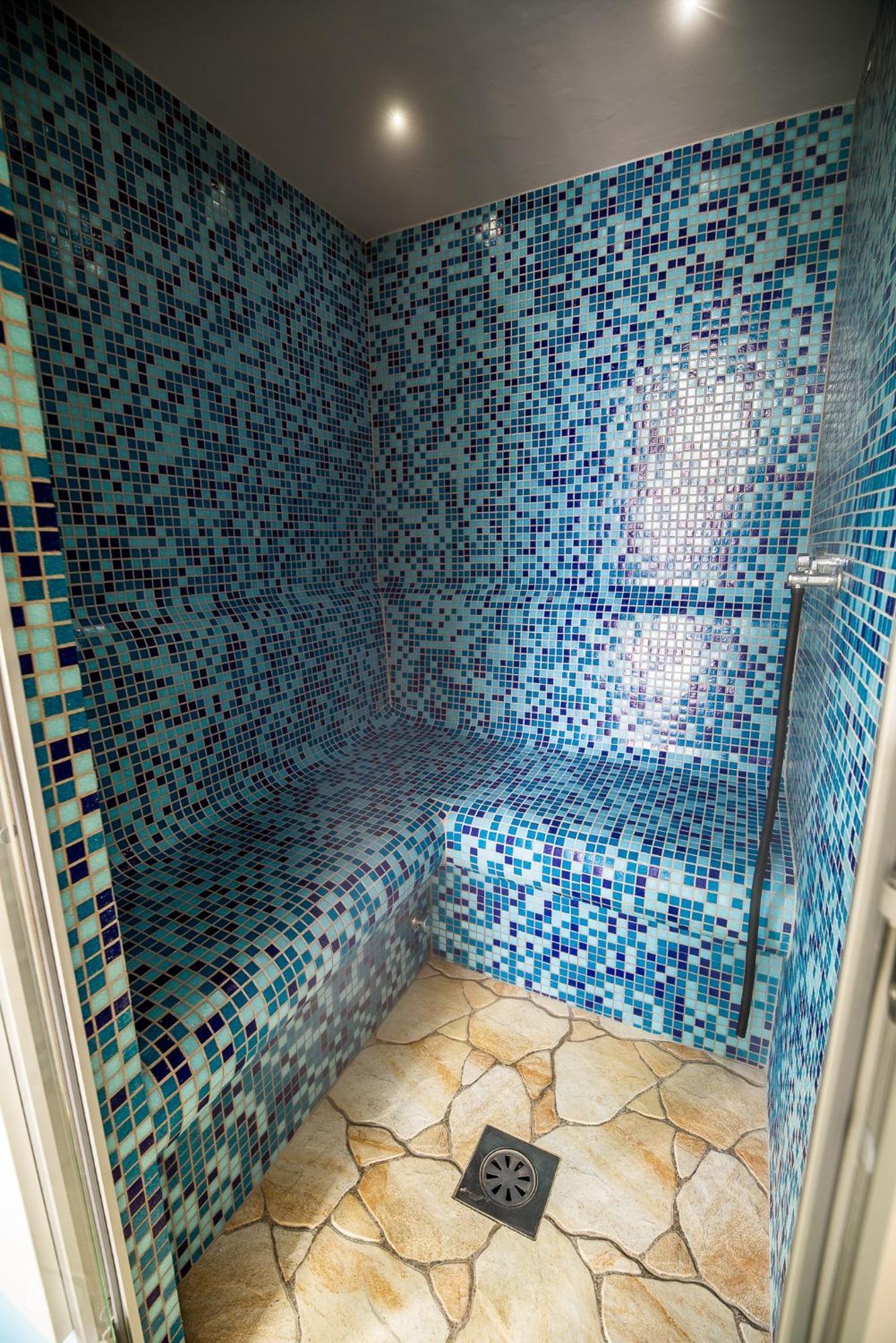 Holiday Home With Hot Tub And Sauna Sabina Rovte Esterno foto